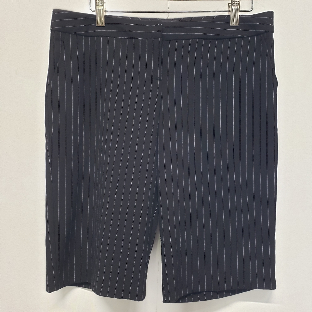 Zinc Y2K Vertical Pin Striped Bermuda Shorts Size 5 Black/White Menswear Preppy